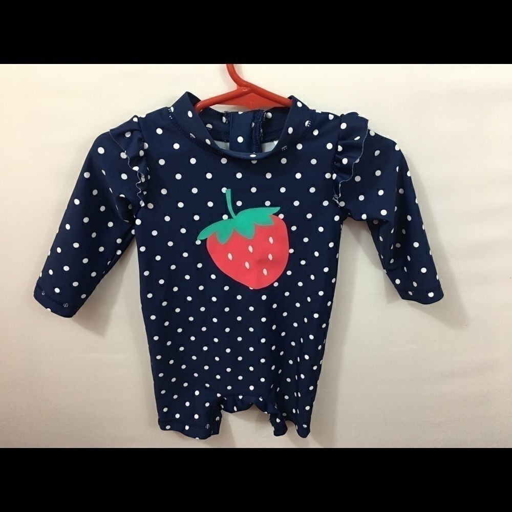 Carter’s Polka Dotted with Appliqué of Strawberry Romper 6m